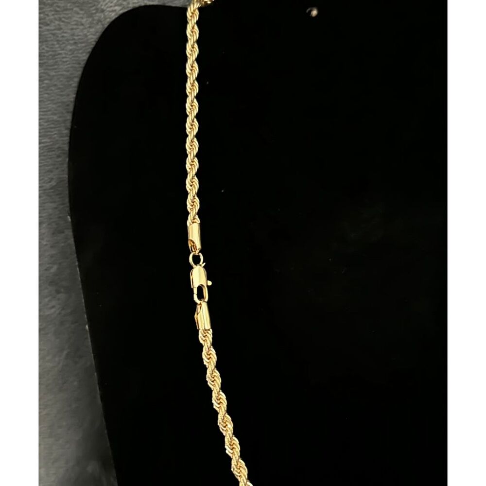 18K Gold Filled Bubble Letter W Pendant Necklace | 18" 2.5mm Rope Chain